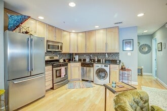 6 Rhode Island Ave NW in Washington, DC - Building Photo - Building Photo