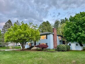 9 Brooks Rd in Sudbury, MA - Building Photo - Building Photo