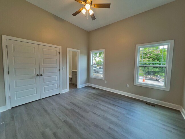 1210 Whitney St in Columbia, SC - Foto de edificio - Building Photo