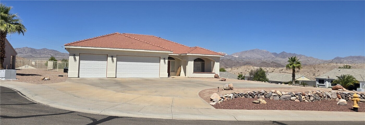 2356 McCormick Blvd in Bullhead City, AZ - Building Photo
