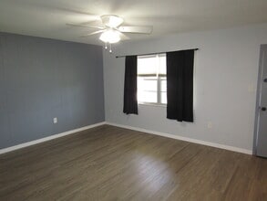 400 Base Ave E in Venice, FL - Building Photo - Building Photo