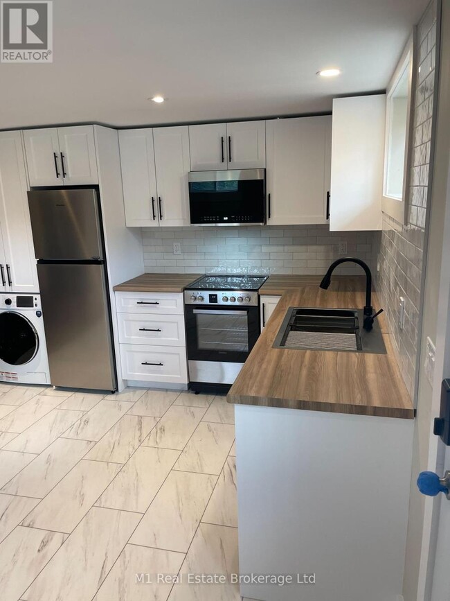 property at 18 Promenade Rd