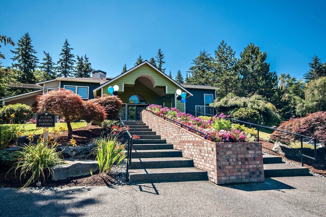 Brackett Apartments in Edmonds, WA - Building Photo