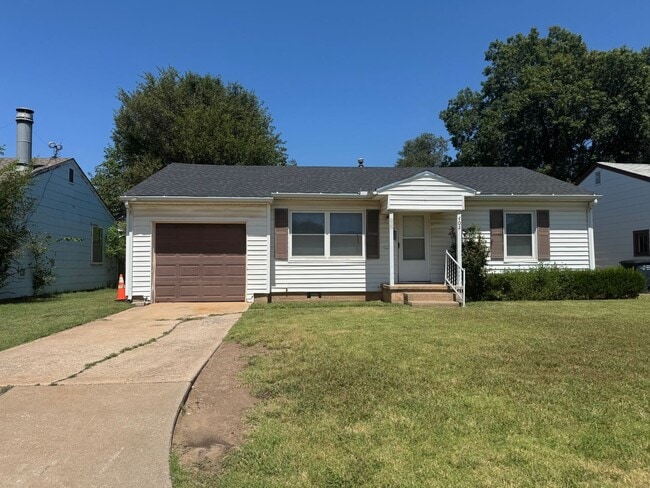property at 402 W Palm St