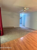 95 Lexington Ct in Red Bank, NJ - Building Photo