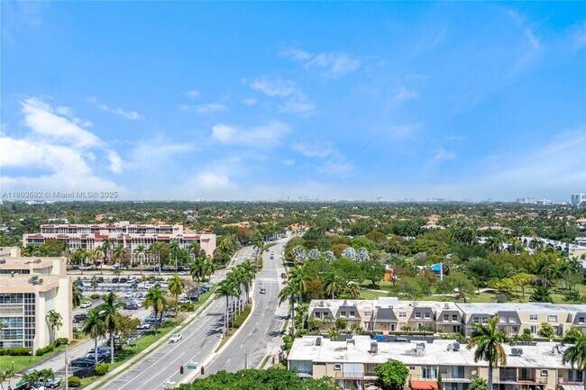 600 Three Islands Boulevard in Hallandale Beach, FL - Building Photo - Building Photo