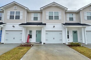 35 Beaumont Dr in Hinesville, GA - Building Photo