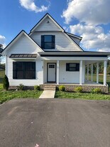 203 Cherokee Dr in Lafayette, TN - Building Photo