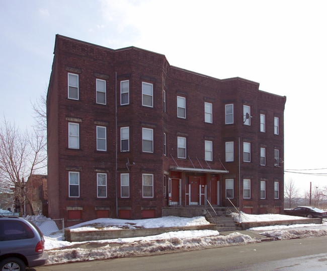 111-115 Bowers St in Holyoke, MA - Building Photo - Building Photo