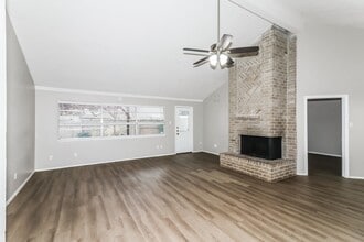 2406 Heathergold Dr in Houston, TX - Building Photo - Building Photo