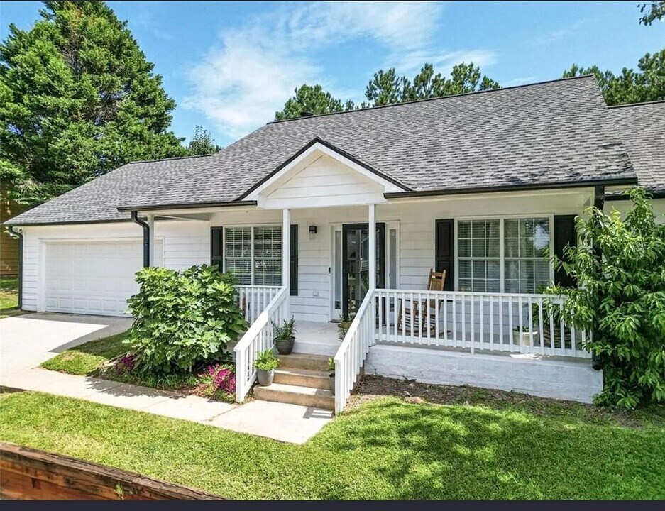 354 Shoal Ct in Lawrenceville, GA - Building Photo