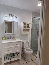 1214 Barton Hills Dr in Austin, TX - Building Photo - Building Photo