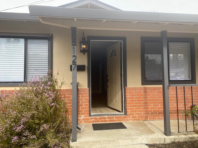 property at 5127 Red Oak Dr