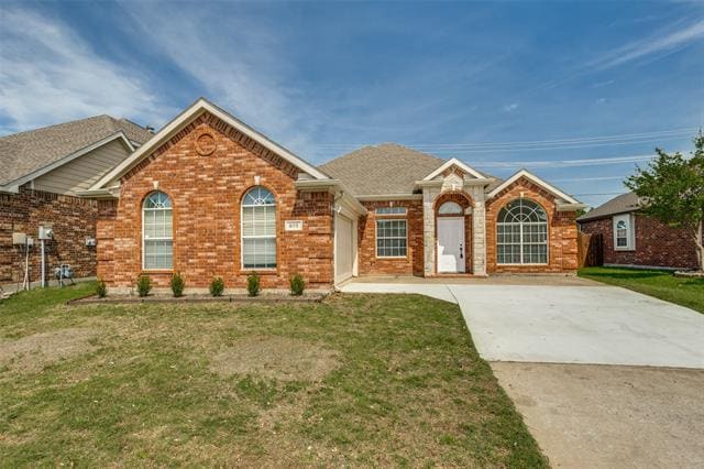 property at 903 Redbud Dr