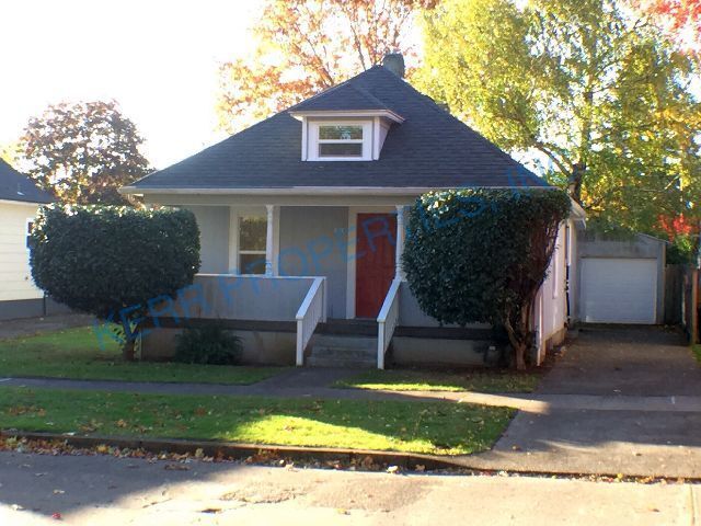property at 1804 SE Harney St