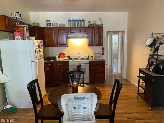 853 S 15th St-Unit -1 in Newark, NJ - Building Photo - Building Photo