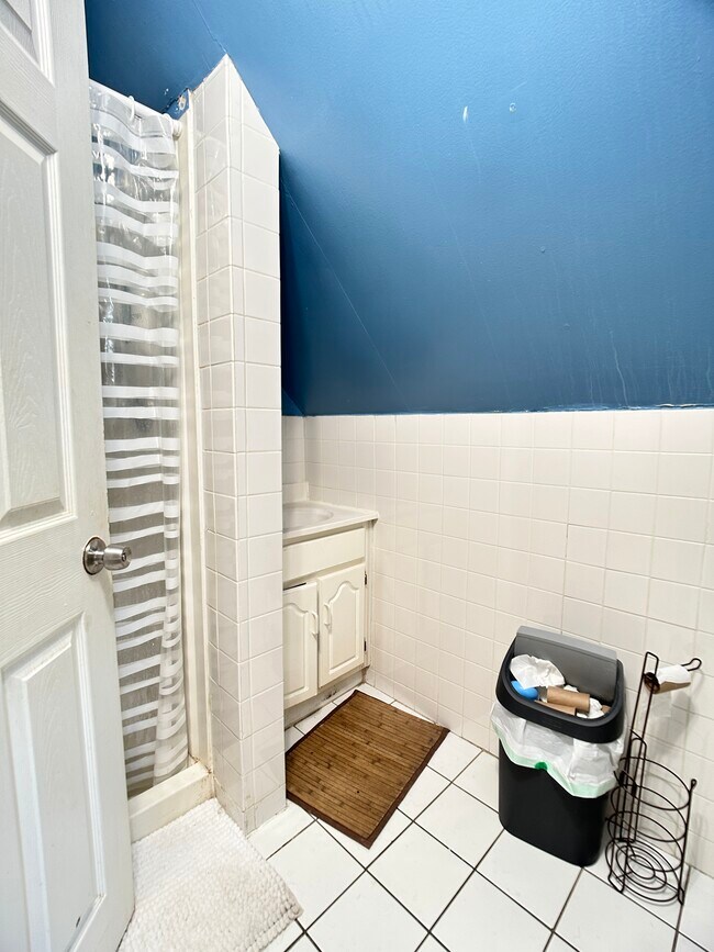 72 Antwerp St, Unit NA