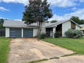 8436 Jamestown Dr in Austin, TX - Building Photo