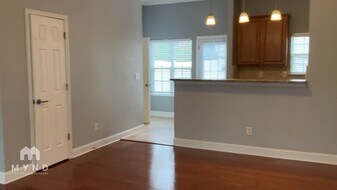 4444 Yoruk Forest Ln, Unit 301 in Charlotte, NC - Building Photo