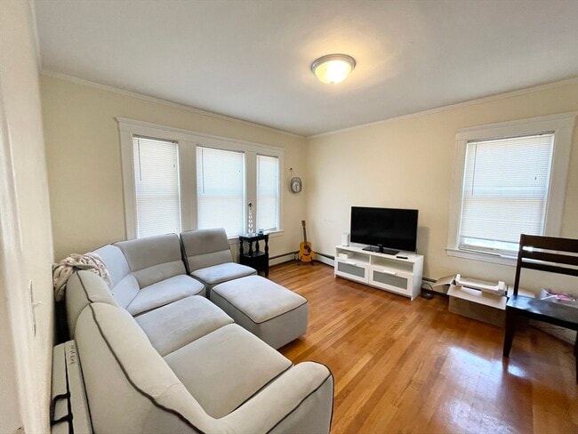7 High Street Pl, Unit 2 in Brookline, MA - Building Photo - Building Photo