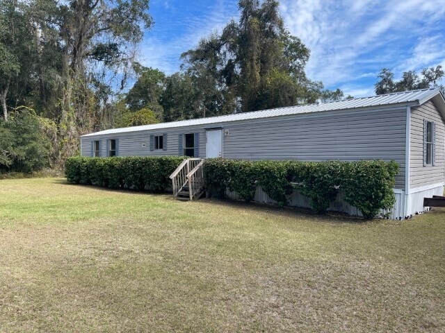 1609 S W 2nd Dr in Chiefland, FL - Building Photo