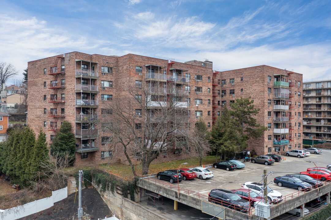 Mona Lisa in Yonkers, NY - Building Photo