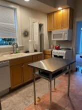 8 Railroad Ave, Unit 8 B in Montvale, NJ - Building Photo - Building Photo