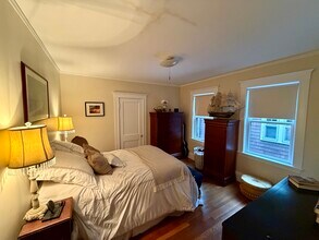 33 High St, Unit 1 in Somerville, MA - Building Photo - Building Photo