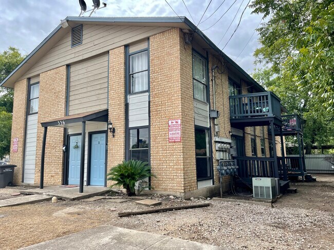 336 Victor St, Unit 4 in San Antonio, TX - Building Photo - Building Photo