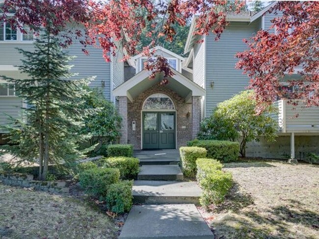 property at 9915 NE 124th St