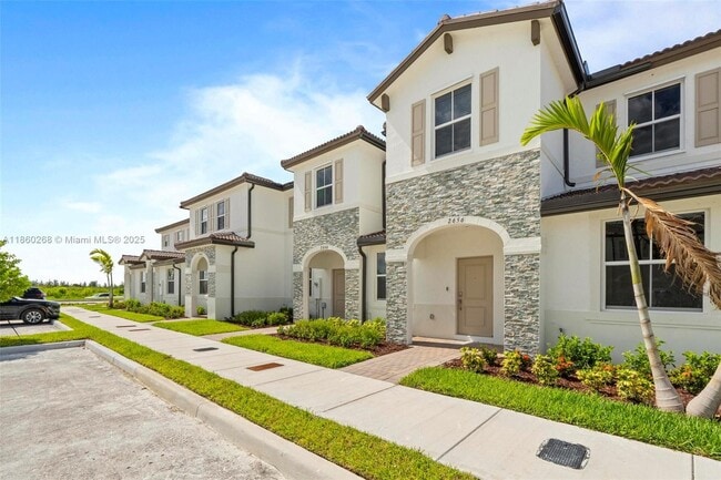 2656 SE 28th St in Homestead, FL - Foto de edificio - Building Photo