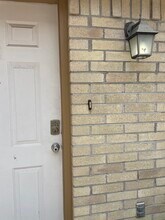 2607 Ringold Cir, Unit B Furnished Apt in Edinburg, TX - Foto de edificio - Building Photo