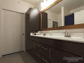 1211 Lagoon Ave, Unit 291 in Minneapolis, MN - Building Photo - Building Photo