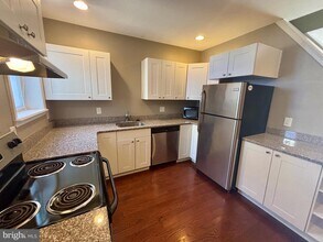 619 E Flora St in Philadelphia, PA - Building Photo - Building Photo