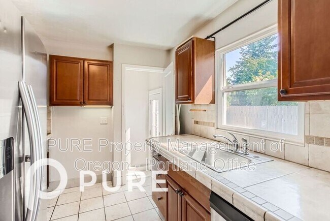 3740 SE 134th Ave in Portland, OR - Building Photo - Building Photo