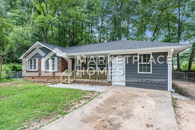 5946 Shady Ln Cir in Forest Park, GA - Building Photo - Building Photo