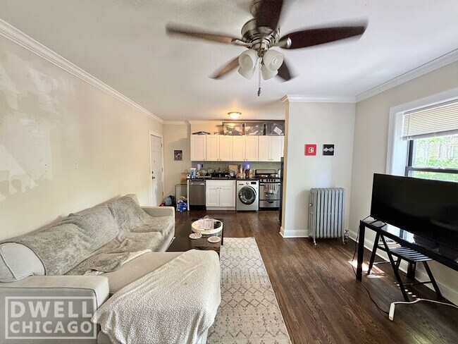 2541 N Seminary Ave, Unit 2 in Chicago, IL - Building Photo - Building Photo