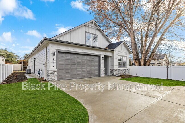 4642 N Maple Grove Rd in Boise, ID - Building Photo - Building Photo