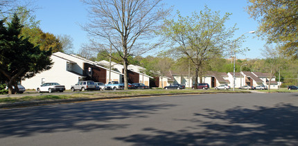 Heritage Park in Raleigh, NC - Foto de edificio - Building Photo