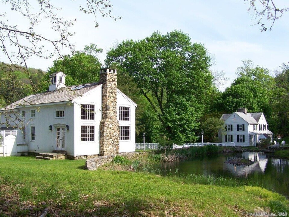 115 River Rd in Washington, CT - Building Photo