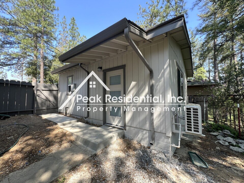 3173 Ridge Ct in Placerville, CA - Building Photo