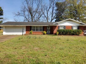 4344 Walnut Hill Dr in Memphis, TN - Building Photo