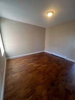 52 2nd St in Newark, NJ - Building Photo