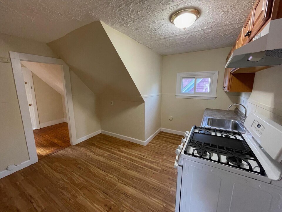 1270 Broadway, Unit #3 in Somerville, MA - Building Photo