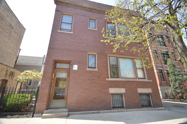 property at 3806 N Greenview Ave