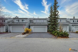 3004 Brittany Pl in Anchorage, AK - Building Photo - Building Photo