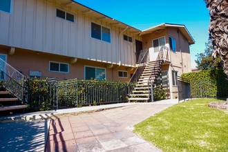 2929 W Rosecrans Ave in Gardena, CA - Foto de edificio - Building Photo