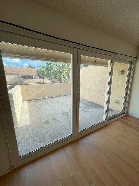 8237 NW 8th Ct in Plantation, FL - Foto de edificio - Building Photo