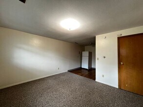 611 S Van Buren St in Iowa City, IA - Building Photo - Building Photo