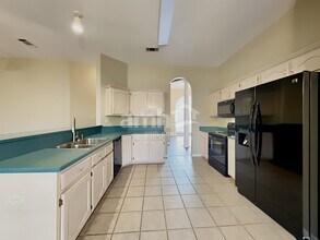 1226 Sweetie Dr in Collierville, TN - Foto de edificio - Building Photo